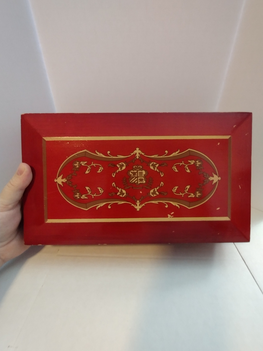 Princess Marcella Borghese Red Decorative Lacquered Trinket Box w/ Gold Accents